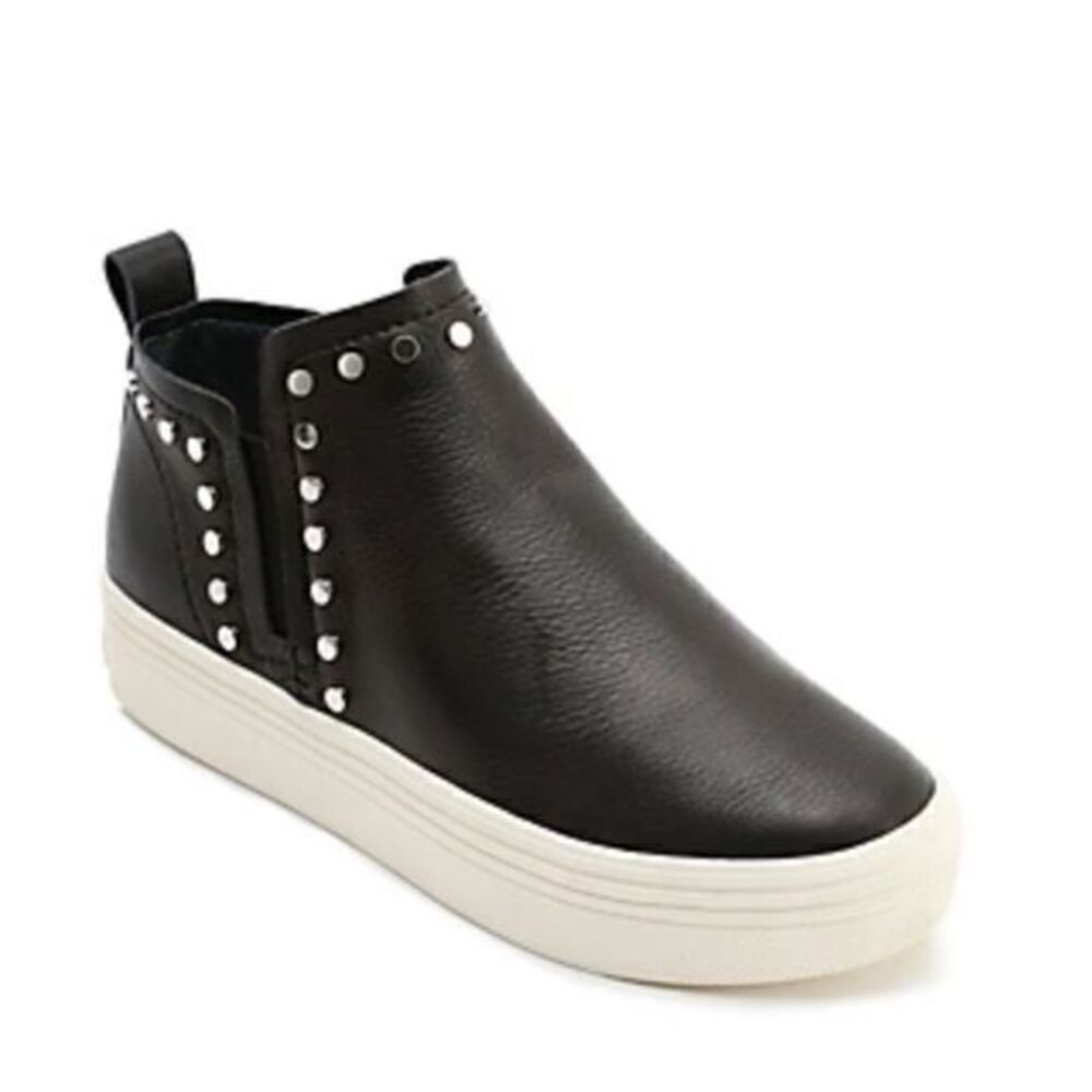 Dolce Vita Black Leather with Studs‎ Tate Sneaker Size 7